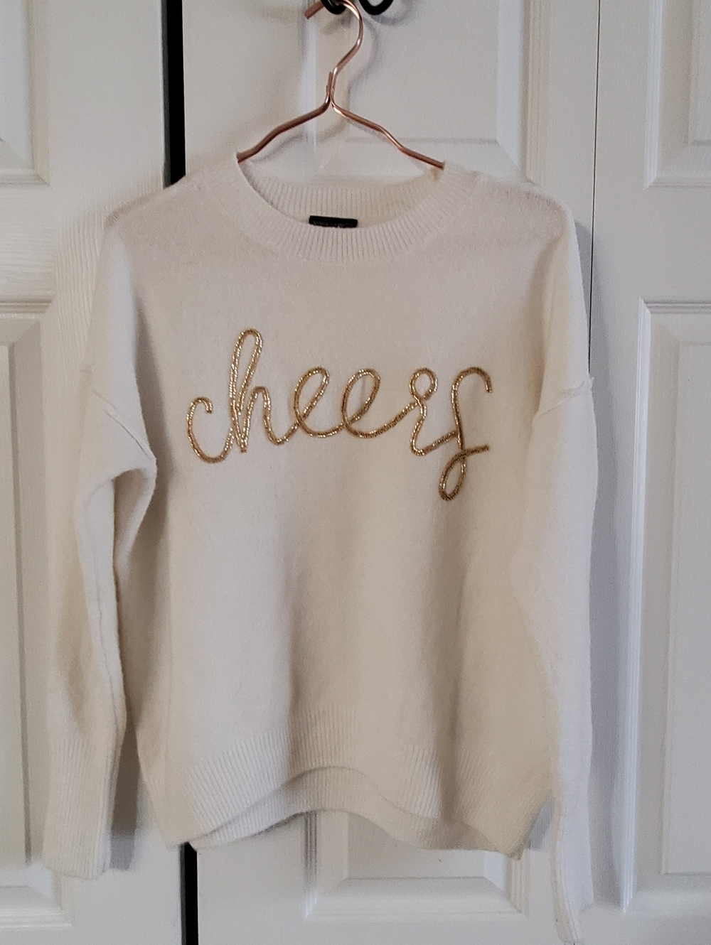 Vince Camuto XS. Ivory Cream Long Sleeve Swester. CHEERS. Graohic. Christmas.